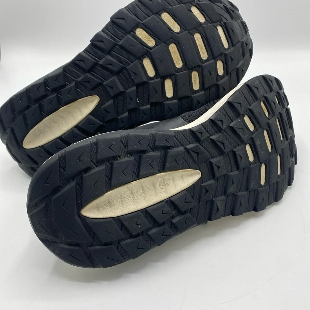 New Balance Dynasoft Nitrel v4 Women  Trail Running Shoes WTNTRCK4-Black 9.5